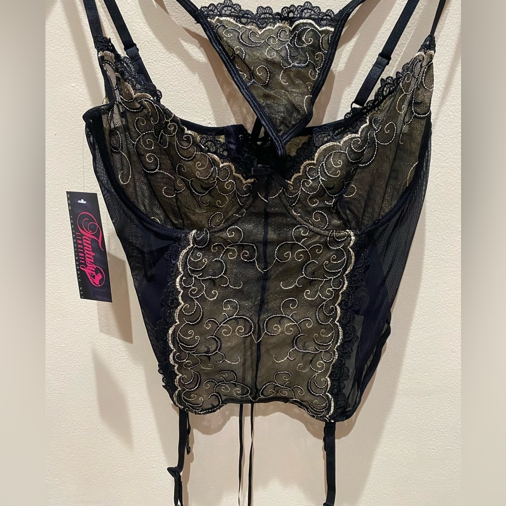 A GORGEOUS 2 piece lingerie set